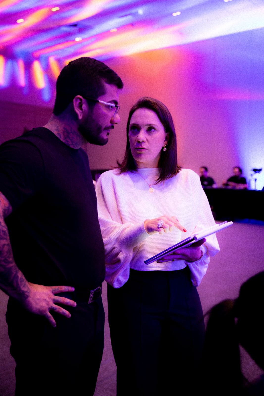 Gabriel Cazonato com Gislene Esquerdo nos bastidores